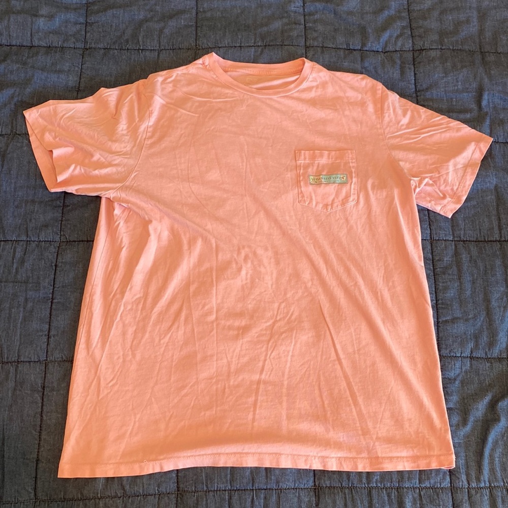 Pink vineyard vines t shirt